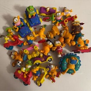 Lot of Vintage Garfield Figurines